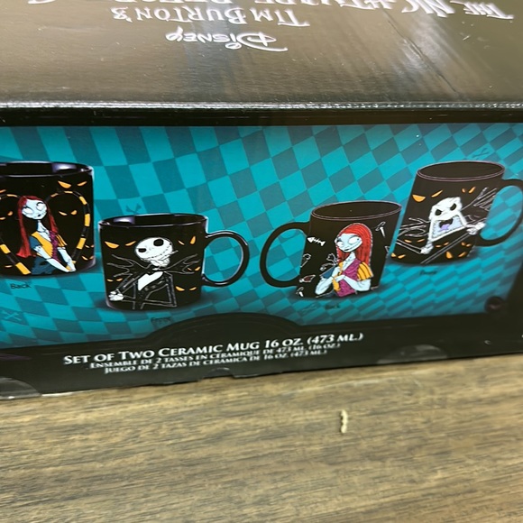 Brand new Disney the night before Christmas set of 2 mugs - Picture 5 of 5